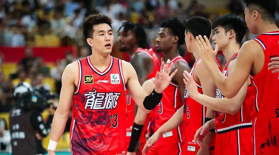 关于深圳男篮训练开放日,今夜止住颓势引欢呼,欧超杯在即,球队文化再被提及的信息 关于深圳男篮训练开放日,今夜止住颓势引欢呼,欧超杯在即,球队文化再被提及的信息